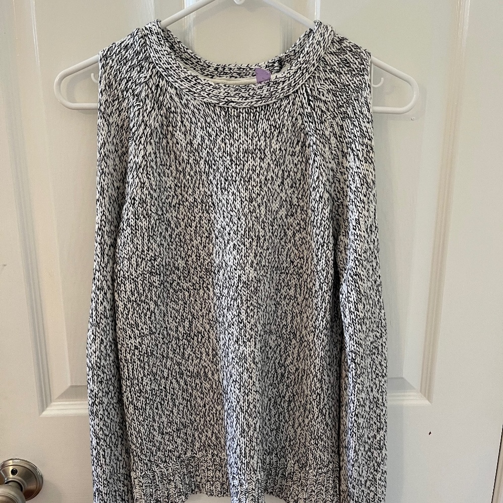 Sweater - Picture 5 of 5